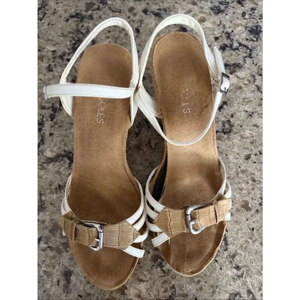 Aerosole’s Women’s White and Tan Wedge Sandals